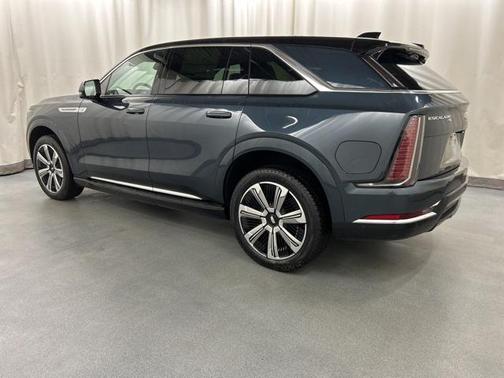 2025 Cadillac Escalade IQ Luxury 2