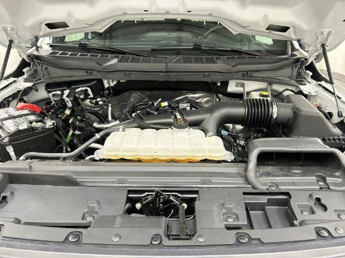 Oxford White 2025 Ford F-150 STX