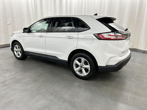 Oxford White 2020 Ford Edge SE