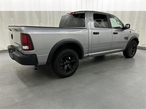 2024 RAM 1500 Classic Warlock Crew Cab 4x2 5'7' Box