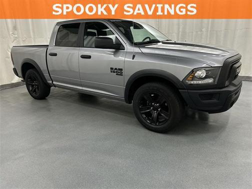 2024 RAM 1500 Classic Warlock Crew Cab 4x2 5'7' Box