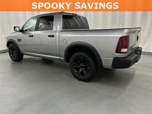 2024 RAM 1500 Classic Warlock Crew Cab 4x2 5'7' Box