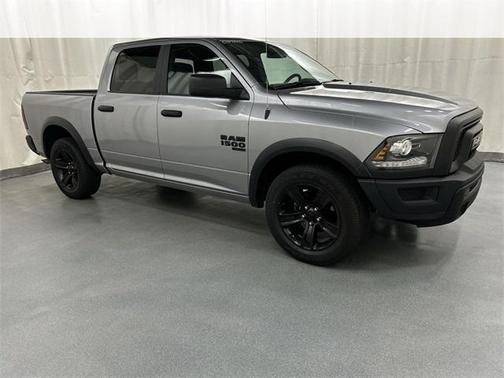 2024 RAM 1500 Classic Warlock Crew Cab 4x2 5'7' Box