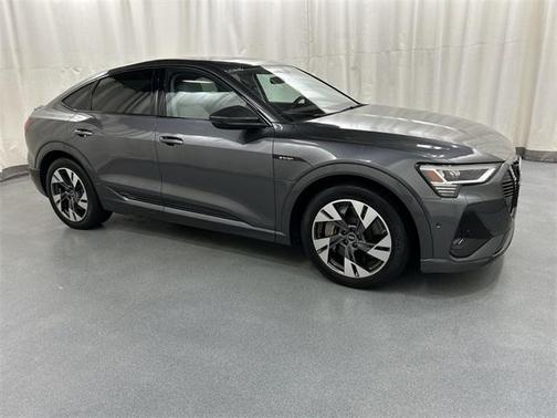 2022 Audi e-tron Sportback S line Premium