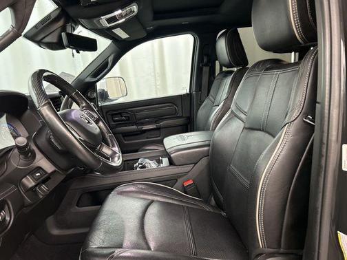 2022 RAM 3500 Limited Crew Cab 4x4 8' Box