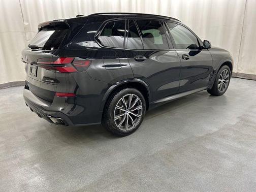 Black Sapphire Metallic 2025 BMW X5 xDrive40i