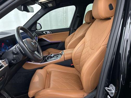 Black Sapphire Metallic 2025 BMW X5 xDrive40i