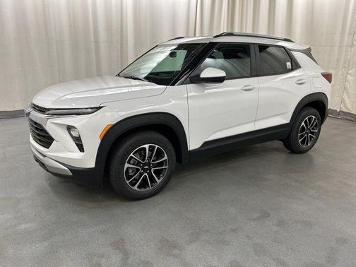 Summit White 2026 Chevrolet Trailblazer LT
