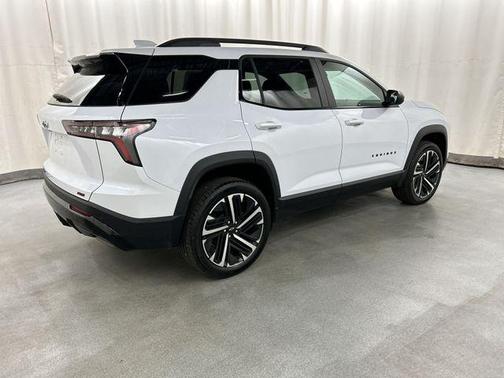 Polar White Tricoat 2026 Chevrolet Equinox AWD RS