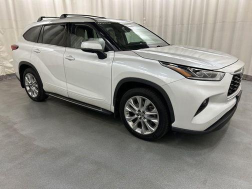 Wind Chill Pearl 2022 Toyota Highlander Limited