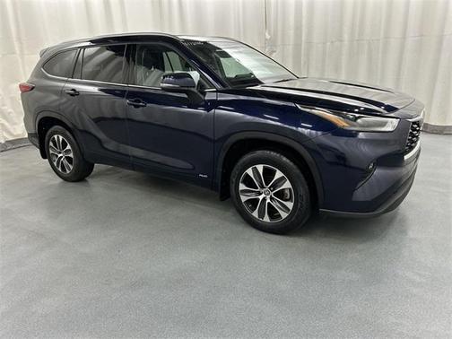 2022 Toyota Highlander Hybrid XLE