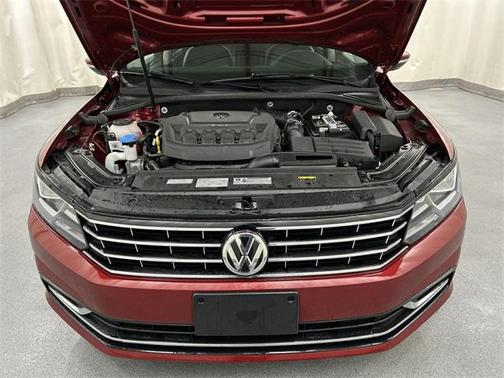 2019 Volkswagen Passat 2.0T Wolfsburg Edition