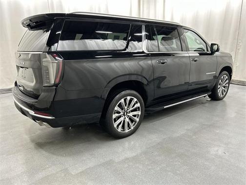 2025 Chevrolet Suburban 4WD High Country