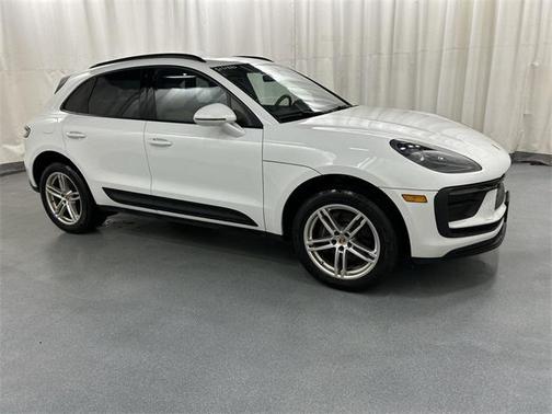 2023 Porsche Macan Base