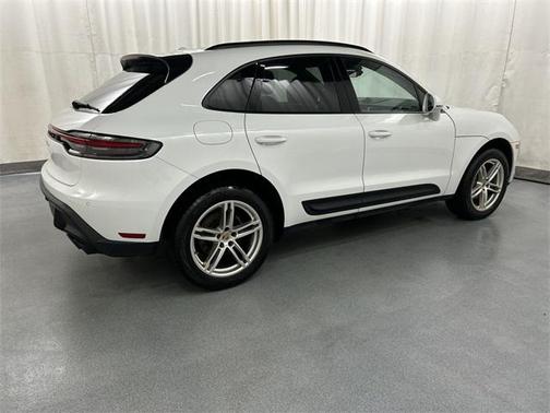 2023 Porsche Macan Base