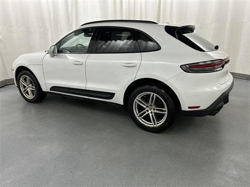 2023 Porsche Macan Base