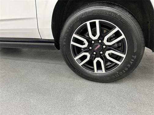 2023 GMC Yukon XL 4WD AT4