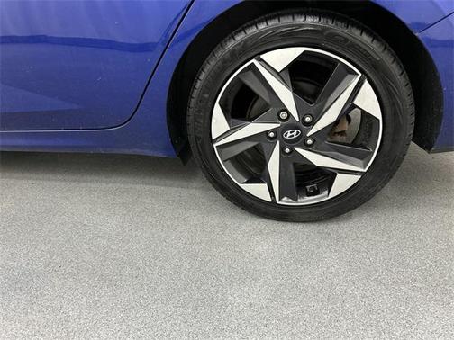 2022 Hyundai ELANTRA Limited