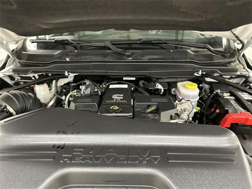 2022 RAM 2500 Tradesman Crew Cab 4x4 6'4' Box