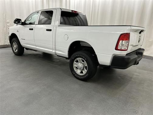 2022 RAM 2500 Tradesman Crew Cab 4x4 6'4' Box
