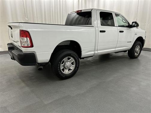 2022 RAM 2500 Tradesman Crew Cab 4x4 6'4' Box