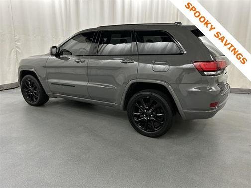 2022 Jeep Grand Cherokee Laredo