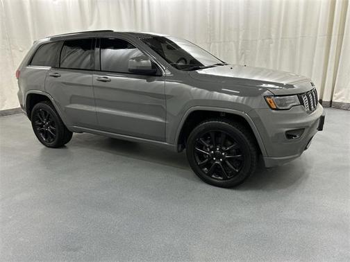 2022 Jeep Grand Cherokee Laredo