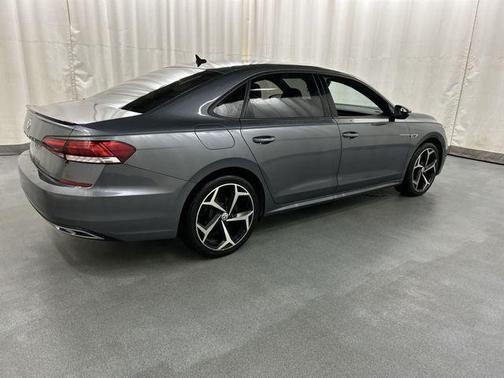2022 Volkswagen Passat 2.0T R-Line
