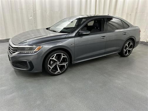 2022 Volkswagen Passat 2.0T R-Line