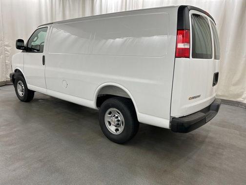 Summit White 2026 Chevrolet Express 2500 Work Van
