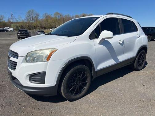 Summit White 2015 Chevrolet Trax LT