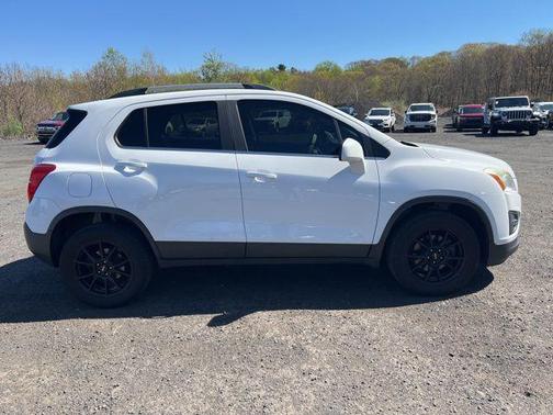Summit White 2015 Chevrolet Trax LT