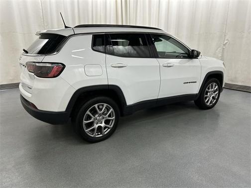 2022 Jeep Compass Latitude Lux