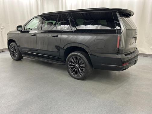 2025 Cadillac Escalade ESV Sport