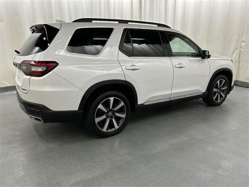 2024 Honda Pilot Touring 8-Passenger