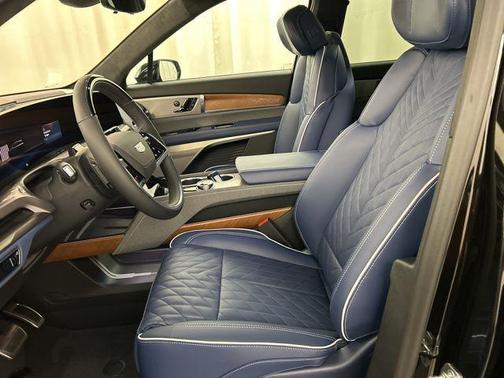 Stellar Black Metallic 2026 Cadillac VISTIQ Premium Luxury