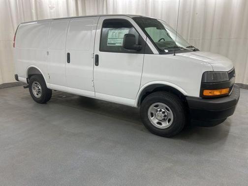 Summit White 2026 Chevrolet Express 2500 Work Van