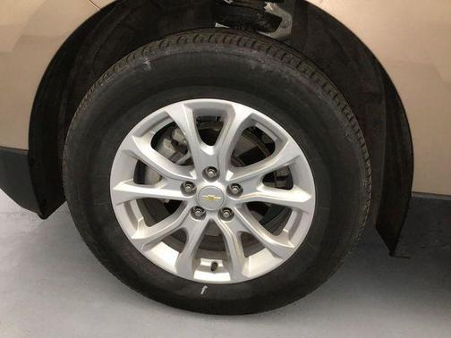 Sandy Ridge Metallic 2018 Chevrolet Equinox LT