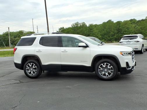 White 2023 GMC Acadia FWD SLT