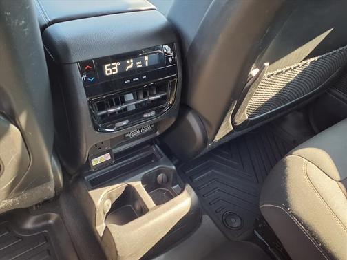 2022 Jeep Grand Cherokee L Laredo