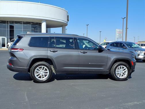 2022 Jeep Grand Cherokee L Laredo