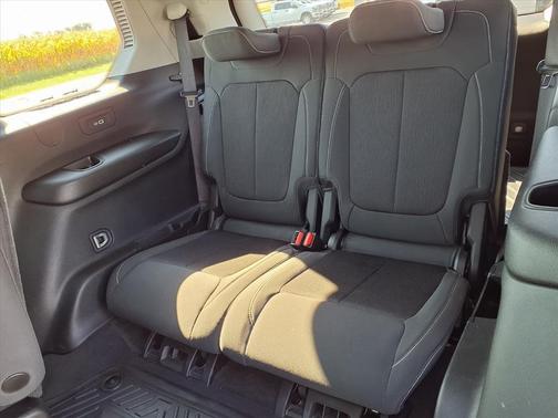 2022 Jeep Grand Cherokee L Laredo