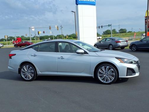 2024 Nissan Altima 2.5 SL