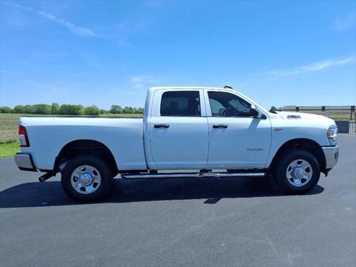 2022 RAM 2500 Tradesman Crew Cab 4x4 6'4' Box