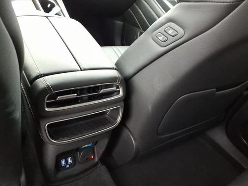 White 2024 Genesis GV80 2.5T