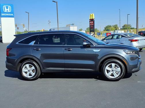 2023 Kia Sorento LX