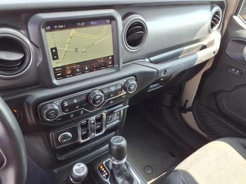 Beige 2022 Jeep Gladiator Sport S