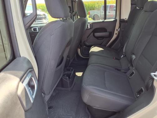 2022 Jeep Gladiator Sport S