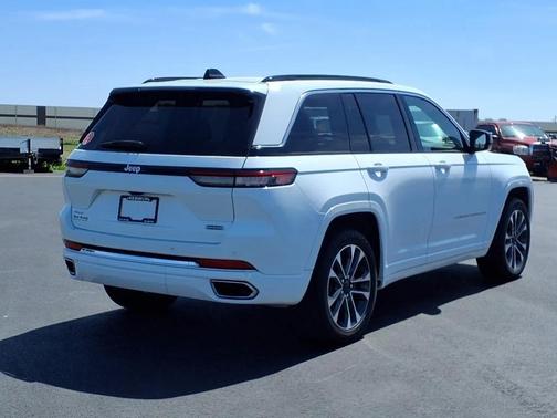 White 2024 Jeep Grand Cherokee Overland