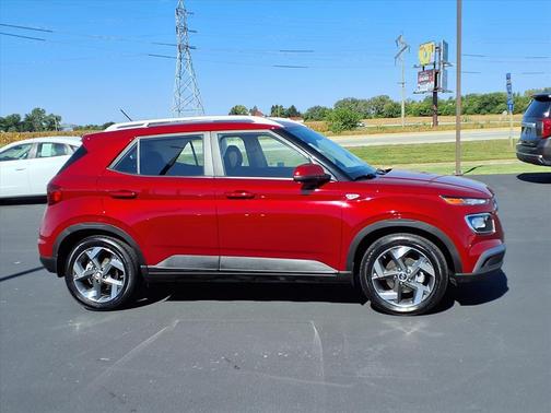 2024 Hyundai VENUE SEL